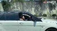 你们俩怪怪的！周琦公路偶遇克里克：有时候缘分这东西很奇妙