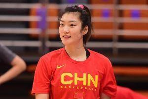 国家队女篮教你居家锻炼！李梦：夏天的较量开始了 卷起来