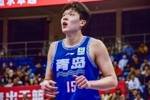 带病出战！杨瀚森15中10高效拿到21分10篮板